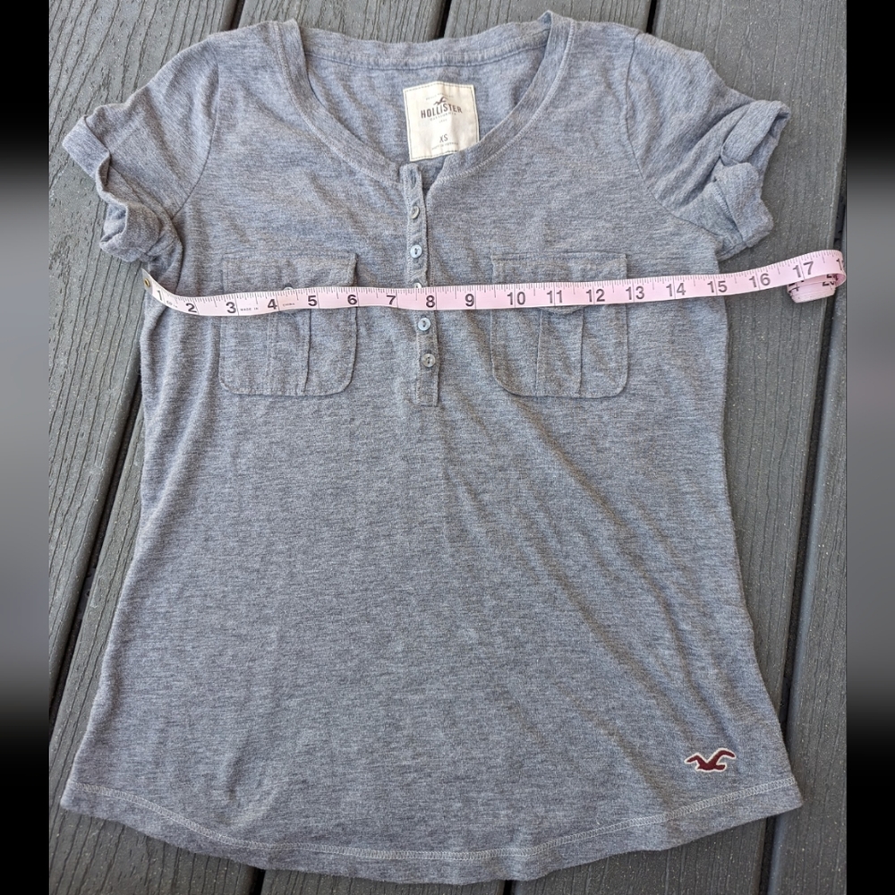 Flattering T-Shirt - Picture 2 of 4